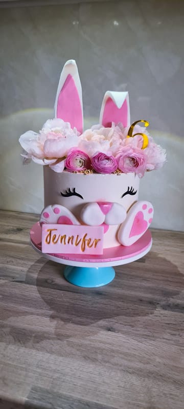 Custom birthday cake Ilford IG2 East London